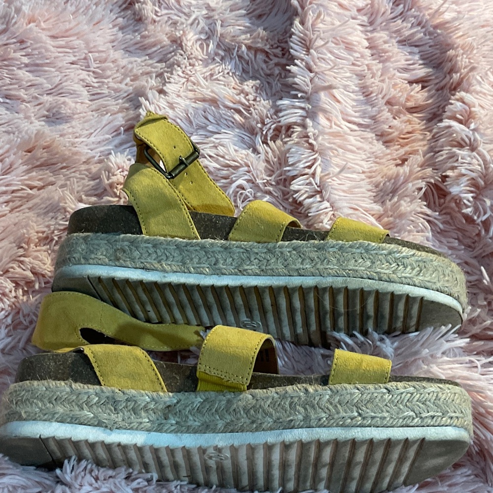 Universal Thread Mustard Colored Sandals - Picture 2 of 4